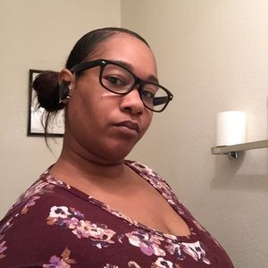 Meet your Posher, Ronette